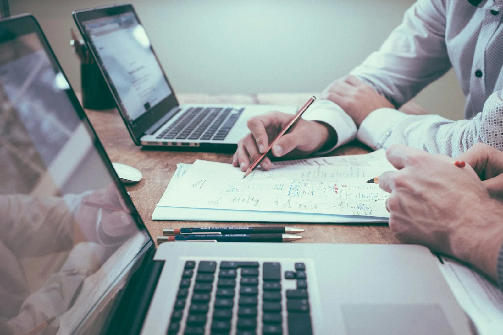 Sitios corporativos orientados a consultas